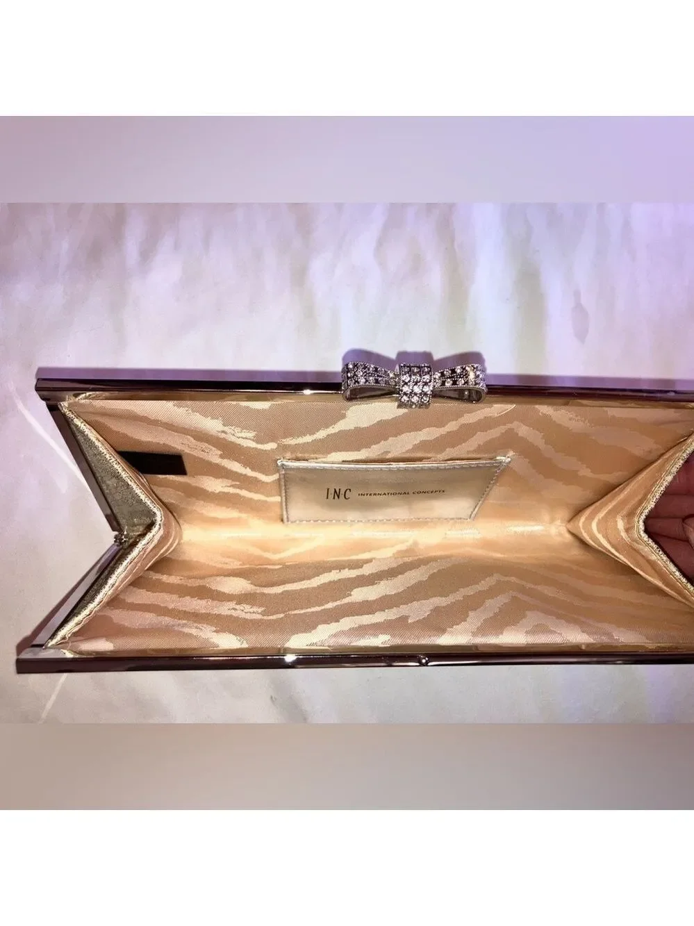 🔥NEW🔥 INC Metalic Gold/Solver Snakeskin Leather Clutch w/Crystal Bow Clasp